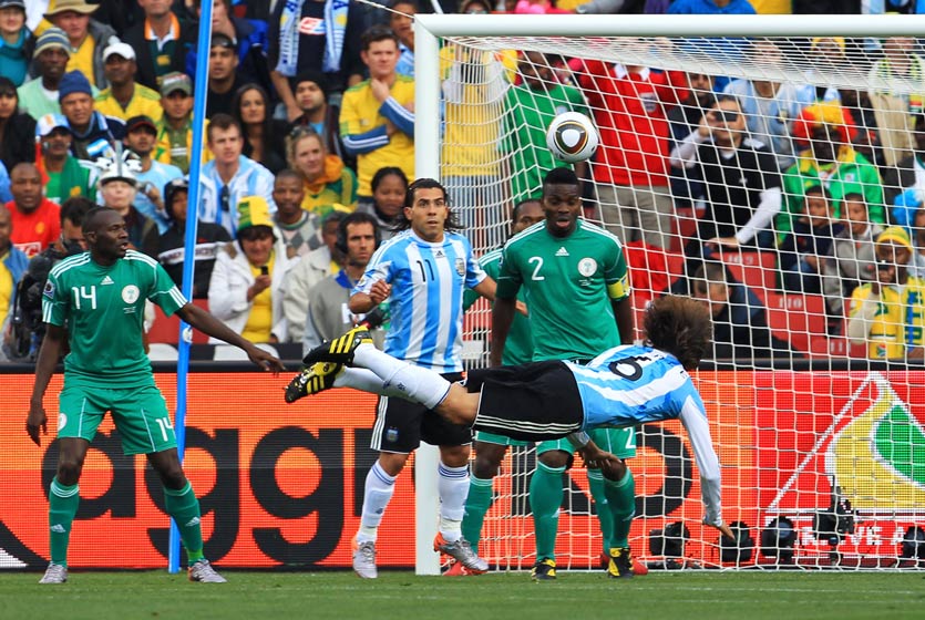 Gabriel Heinze powers a wonderful header home to give Argentina a winning start to their 2010 World Cup Finals campaign.
